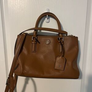 Tory Burch Robinson Crossbody Tote ✨